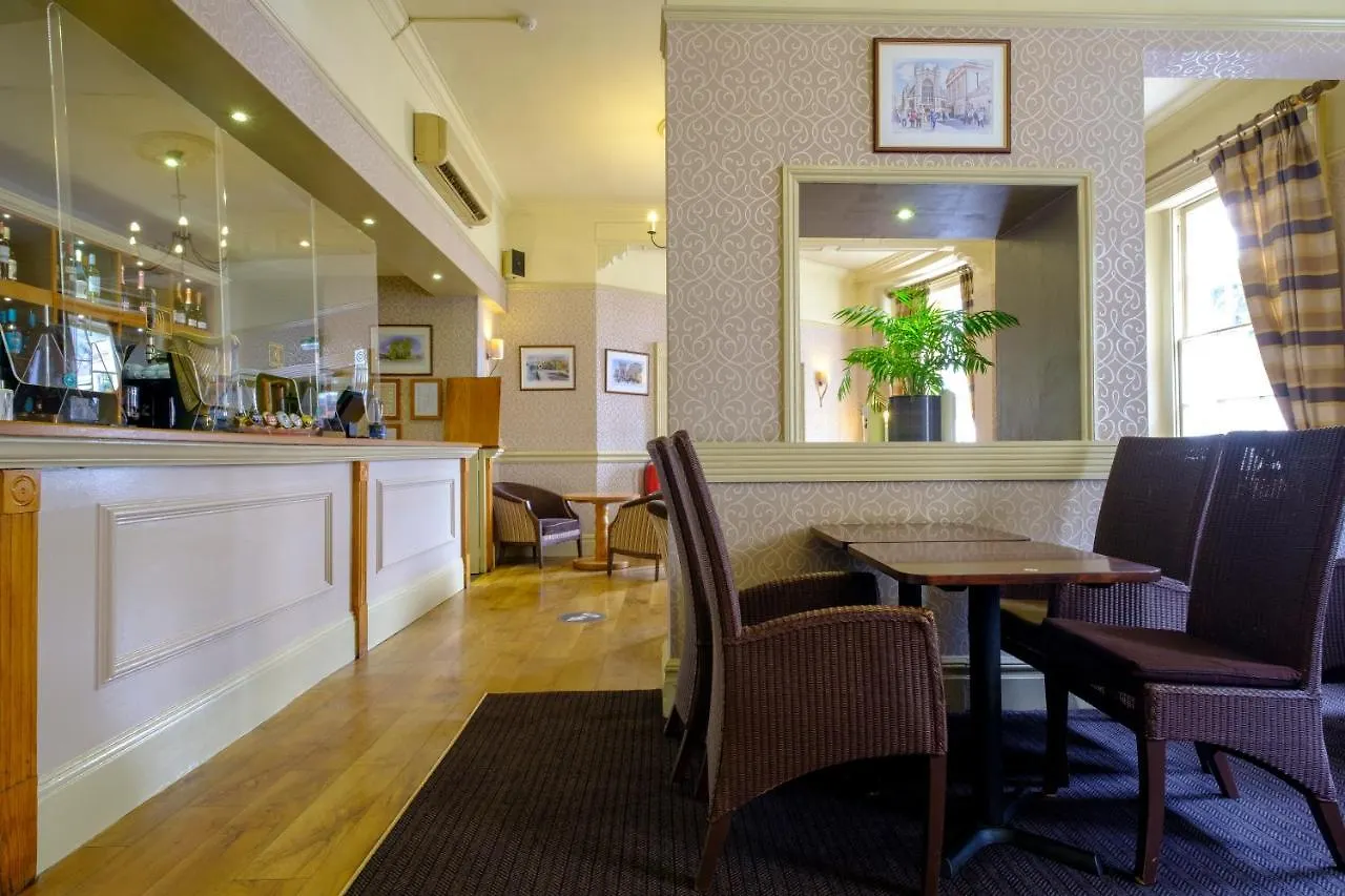 באת' Royal Hotel