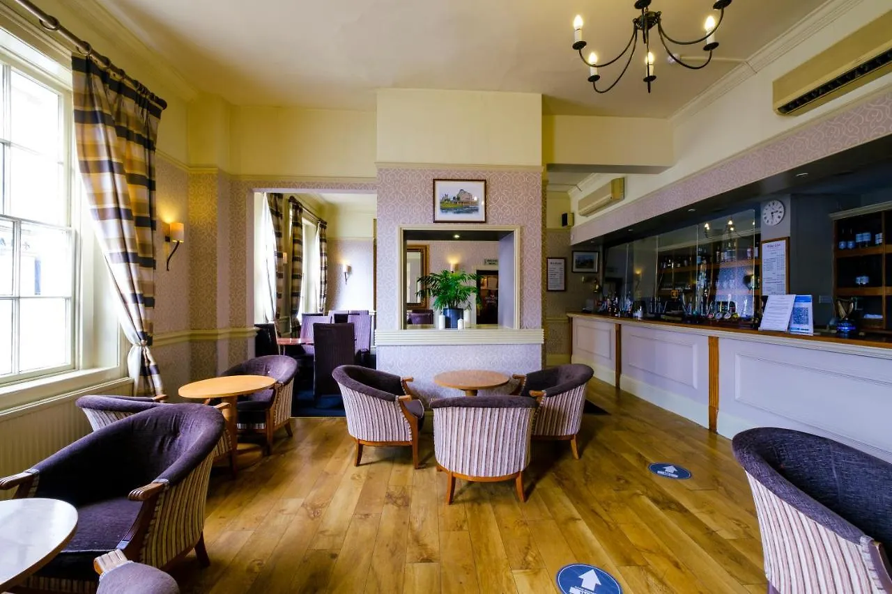 באת' Royal Hotel 3*,