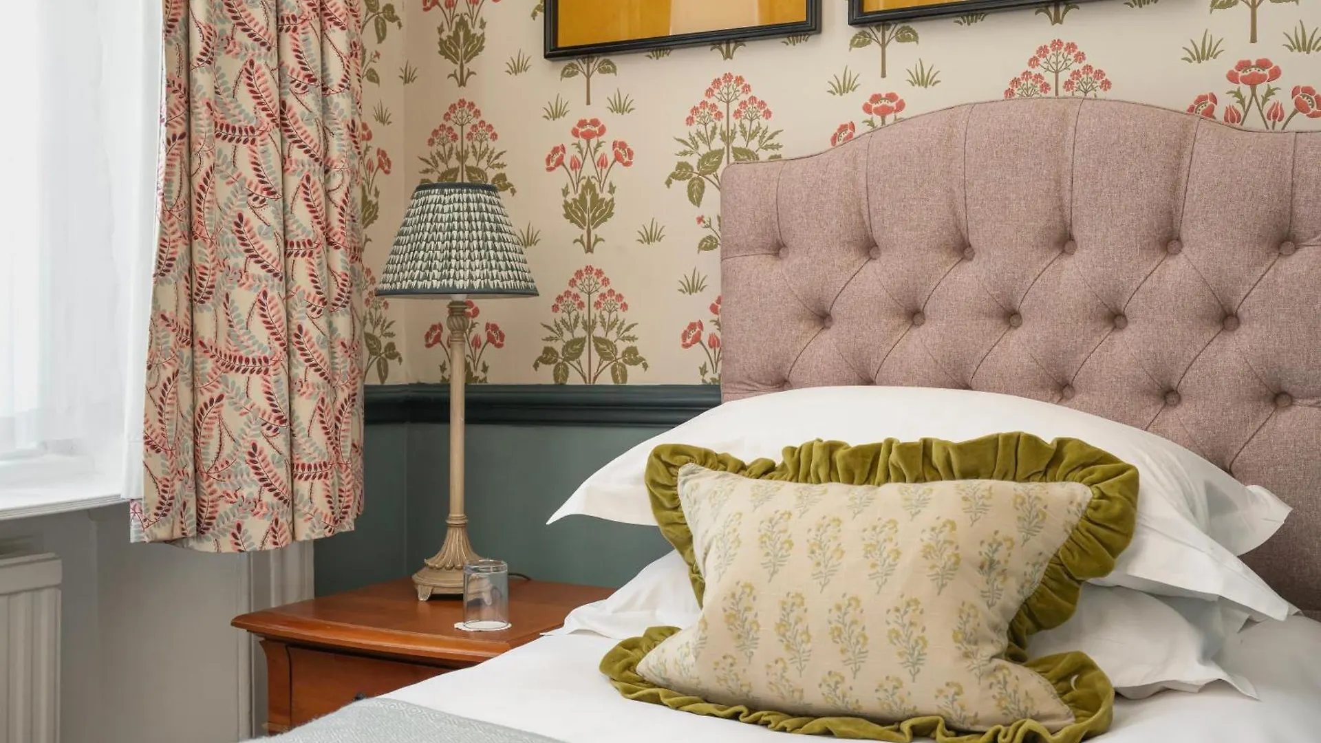 Royal Hotel Bath 3*,